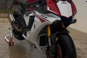 Yamaha YZF R1
