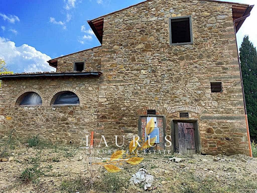Rustico / Casale di 350 m² con più di 5 locali a G - Vista 5