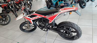 Beta RR 50 Base white