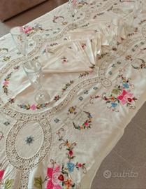Tovaglia ricamata 
