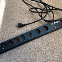 Multipresa con protezione da sovratensione