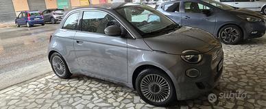 Fiat ,500e, elettrica,modello La prima