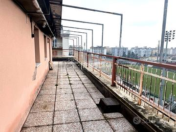 APPARTAMENTO ESCLUSIVO IN CENTRO CON TERRAZZO DI 5