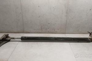 Pistone alza cabina man tg-a 2000>2007 usato