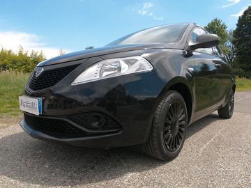 Lancia Ypsilon 1.2 69 CV 5 porte GPL Ecochic Silve