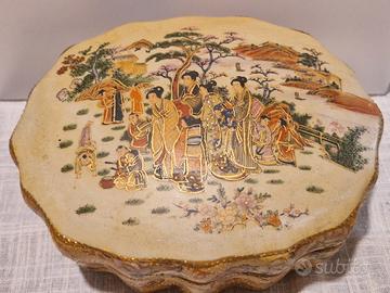 Contenitore in porcellana Vintage