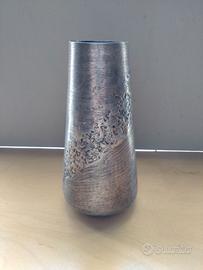 Vaso Toffan in alluminio testurizzato