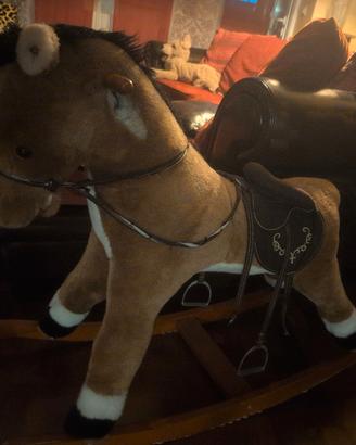 cavallo a dondolo 
