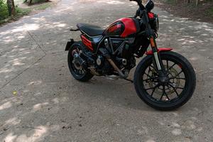 ducati scambler fultrotter anno 2024