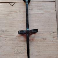 Antico battifalce in ferro battuto 