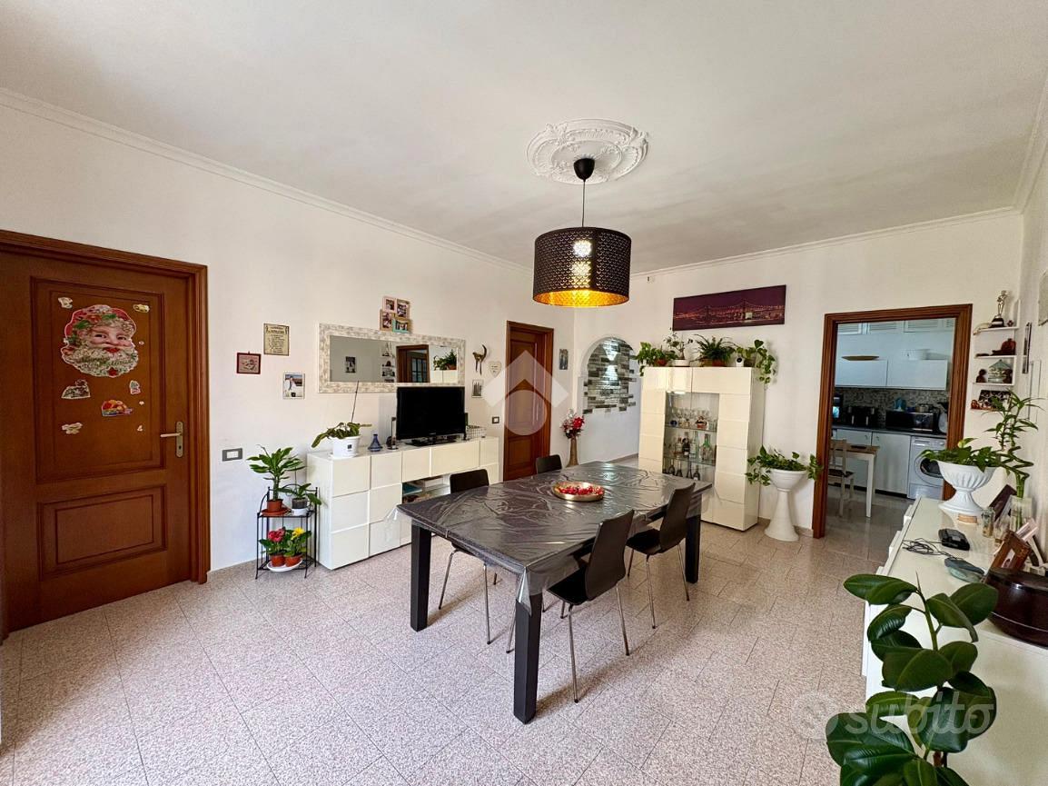 4 LOCALI A GENOVA