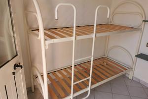 2 letti castello nuovissimi. Doghe legno