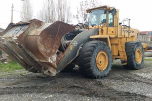 Volvo L 330 E