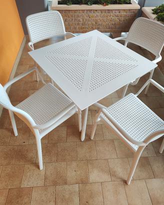 Tavolo Clip Nardi con 4 sedie Bora Nardi