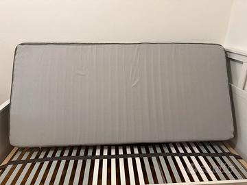 Letto singolo e materasso