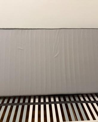 Letto singolo e materasso