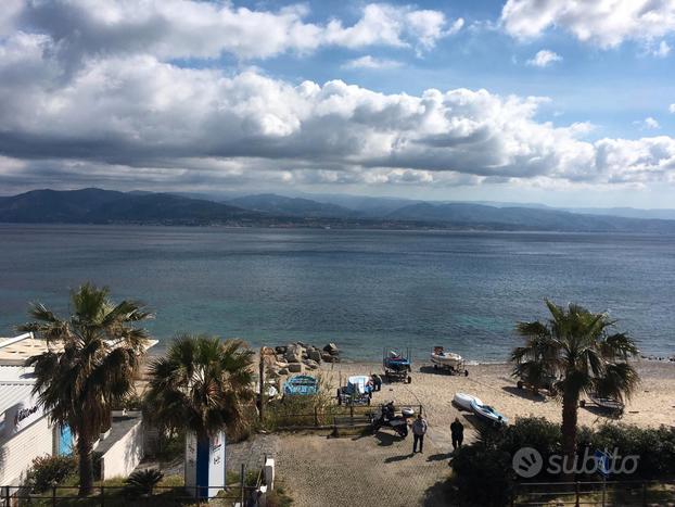 Trilocale fronte mare via consolare Pompea