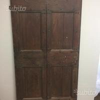 Portone antico a 2 ante in legno con chiodi