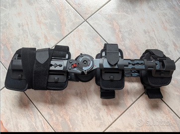 Tutore per ginocchio post operazione