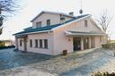 villa-di-670-m²-con-piu-di-5-locali-e-box-auto-dop
