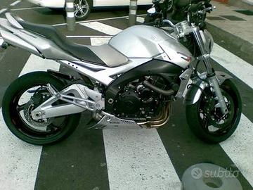 Suzuki gsr 600