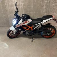 KTM DUKE 390