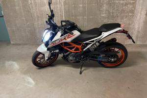 KTM DUKE 390