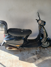 Piaggio Vespa ET4 150