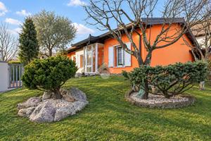 VILLA SINGOLA A MAGNANO IN RIVIERA