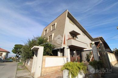 VILLA SINGOLA A TORREVECCHIA TEATINA