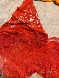 Direttamente dalla Spagna, ampio scialle in seta