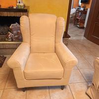 divano a 3 posti e poltrona 