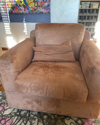 Poltrona in alcantara