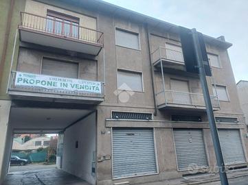 CASA DI CORTE A CESANO MADERNO