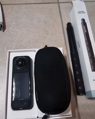 INSTA 360 X4 con Pack Subacqueo completo GARANZIA