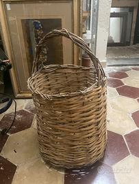 Cesto in vimini per raccolta funghi