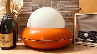 Iconica lampada da tavolo prodotta da LUCI anni 70