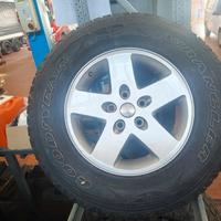 cerchio e pneumatico da 17" jeep Wrangler jk / jku