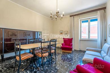 Trilocale all'ultimo piano con vista mare