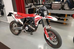 Motard fantic 125
