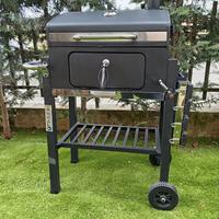 BBQ barbecue a carbonella con camino 