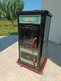 Stufa a legna in ceramica stile classico