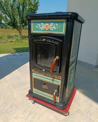 Stufa a legna in ceramica stile classico