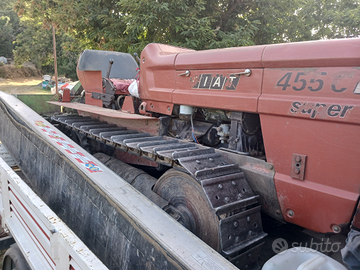 Trattore cingolato con attrezzi