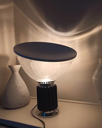 lampada da tavolo design ispirazione flos taccia