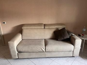 Divano letto matrimoniale – Come nuovo