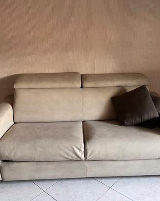 Divano letto matrimoniale – Come nuovo