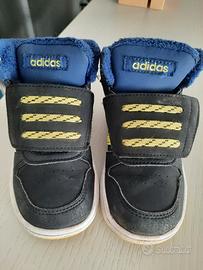 Scarpe ginnastica n. 26