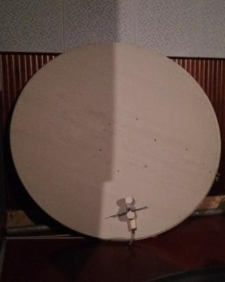 Antenna parabola parabolica grossa dimensione