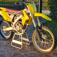 Moto da cross Suzuki RMZ 250 del 2014